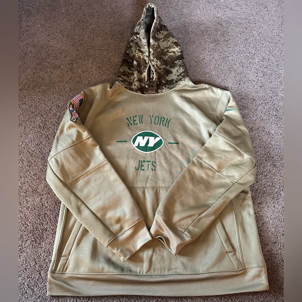 Nike Therma-Fit Salute to Service New York Jets Sweatshirt